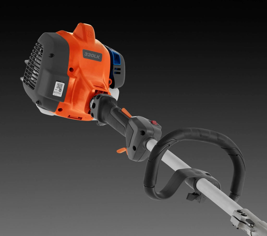Débroussailleuse à essence Husqvarna 970545001 330LK 28 cm³ 2 temps 50 cm (20 po) à arbre droit avec accessoires et fonction de dressage de bordures pratique